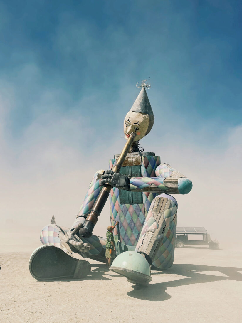 A sculpture of a clown