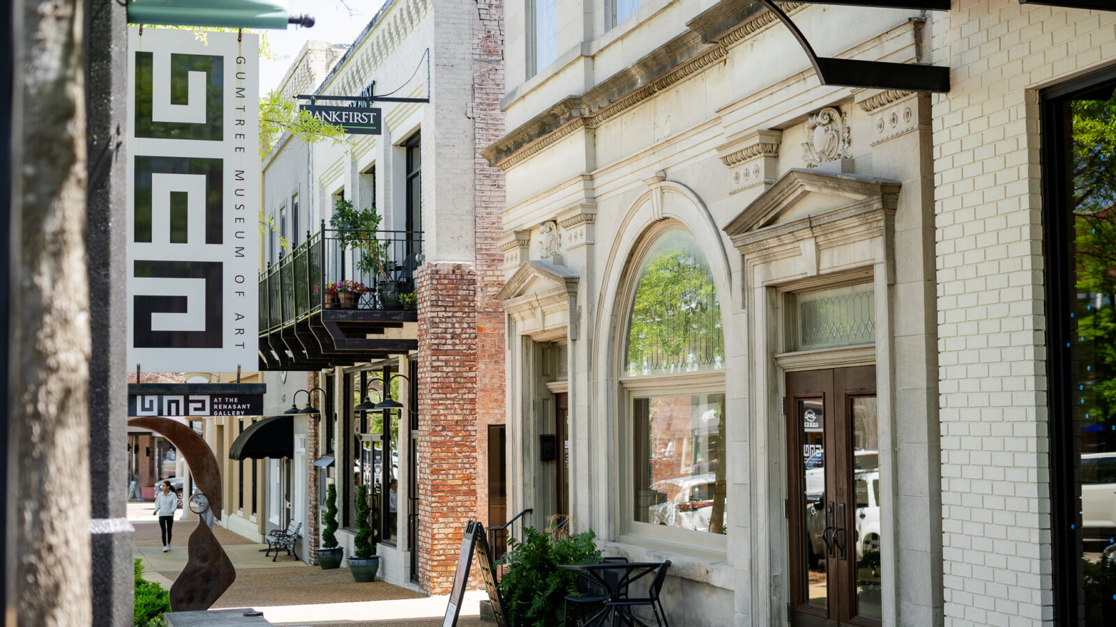 a streetside view of the Gumtree Museum of Art