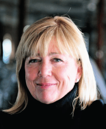 A portrait of a woman